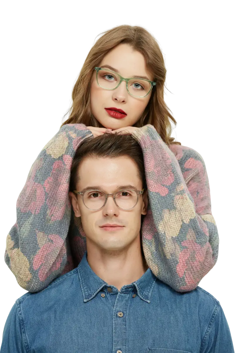 Hombre y Mujer con gafas